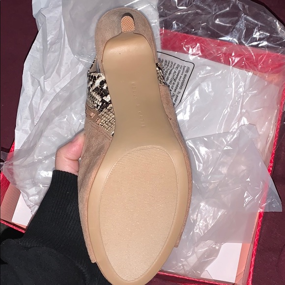 Heels - Picture 3 of 3